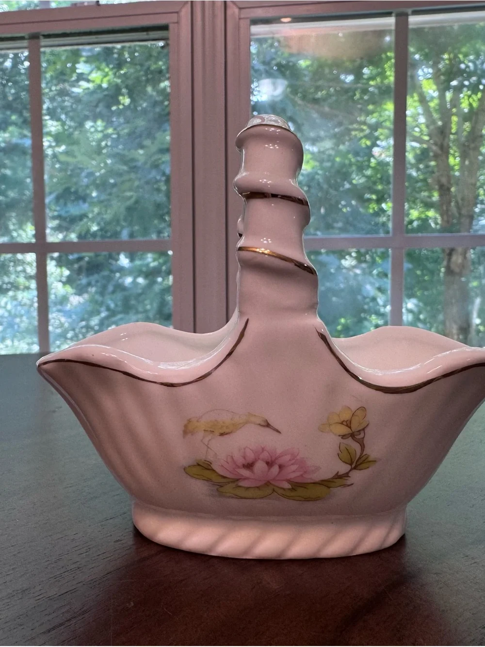 Source Unknown Pink Floral Porcelain Basket with Gold Trim Bone China-0117